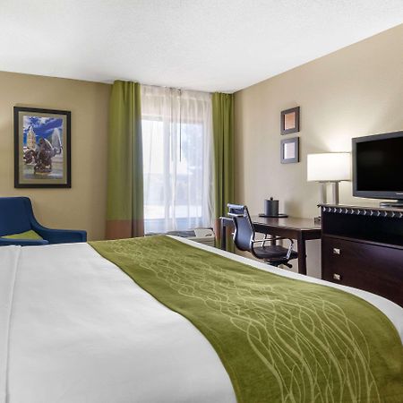 Comfort Inn & Suites Kansas City - Northeast Exterior foto