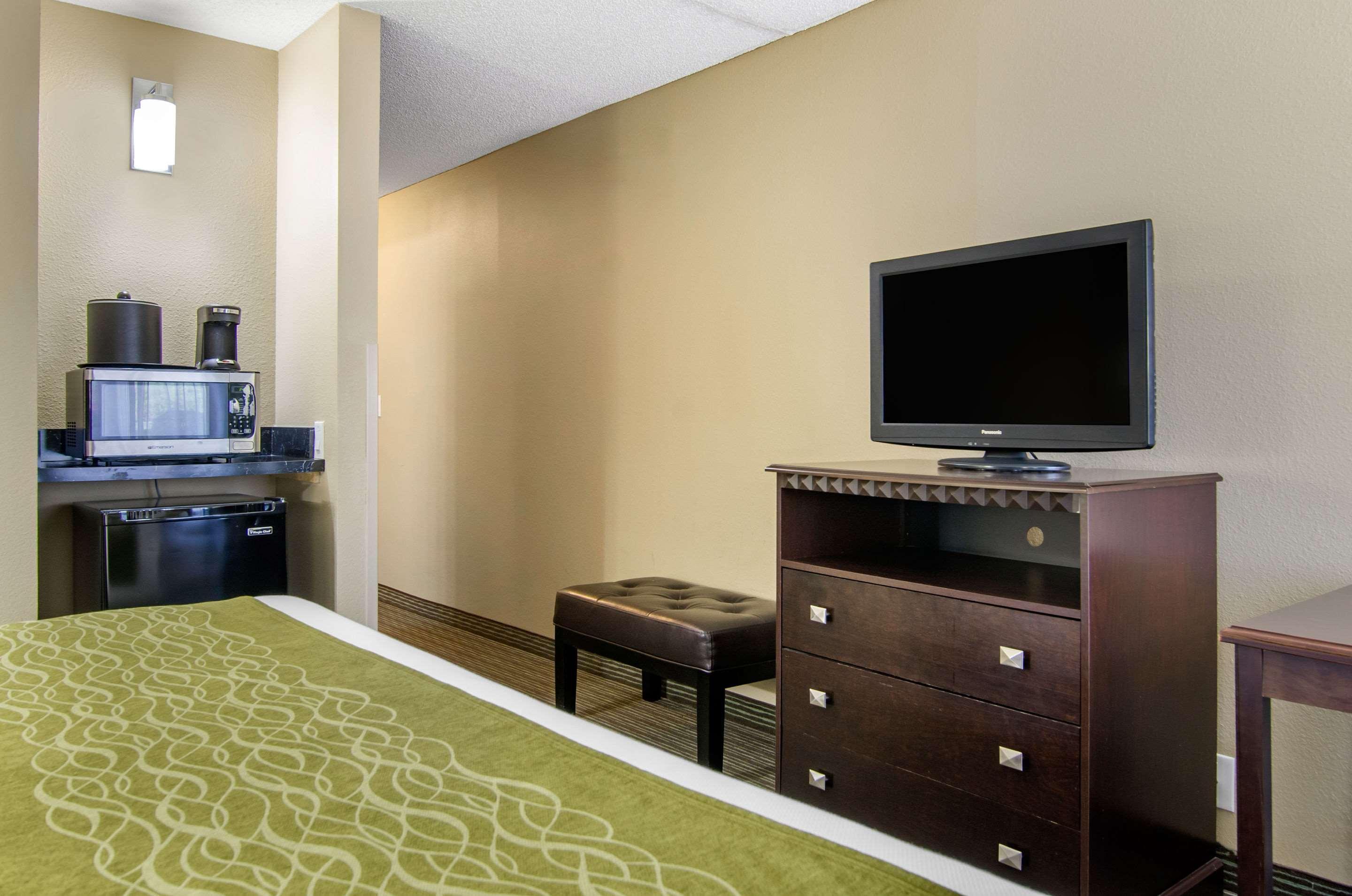 Comfort Inn & Suites Kansas City - Northeast Exterior foto