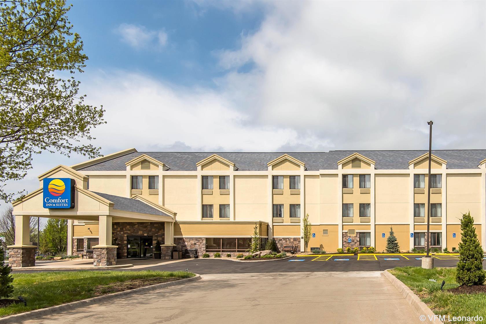 Comfort Inn & Suites Kansas City - Northeast Exterior foto