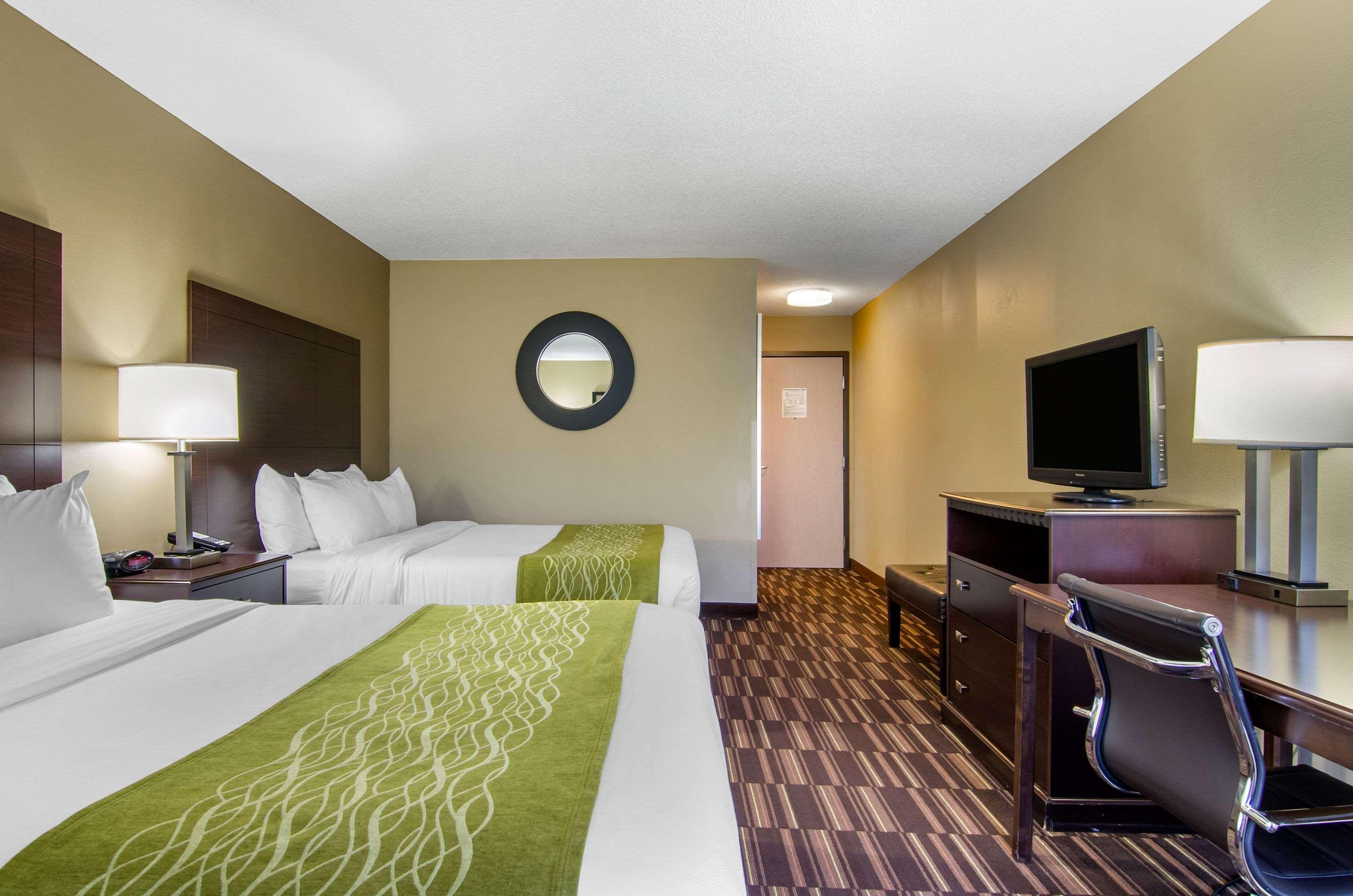 Comfort Inn & Suites Kansas City - Northeast Exterior foto