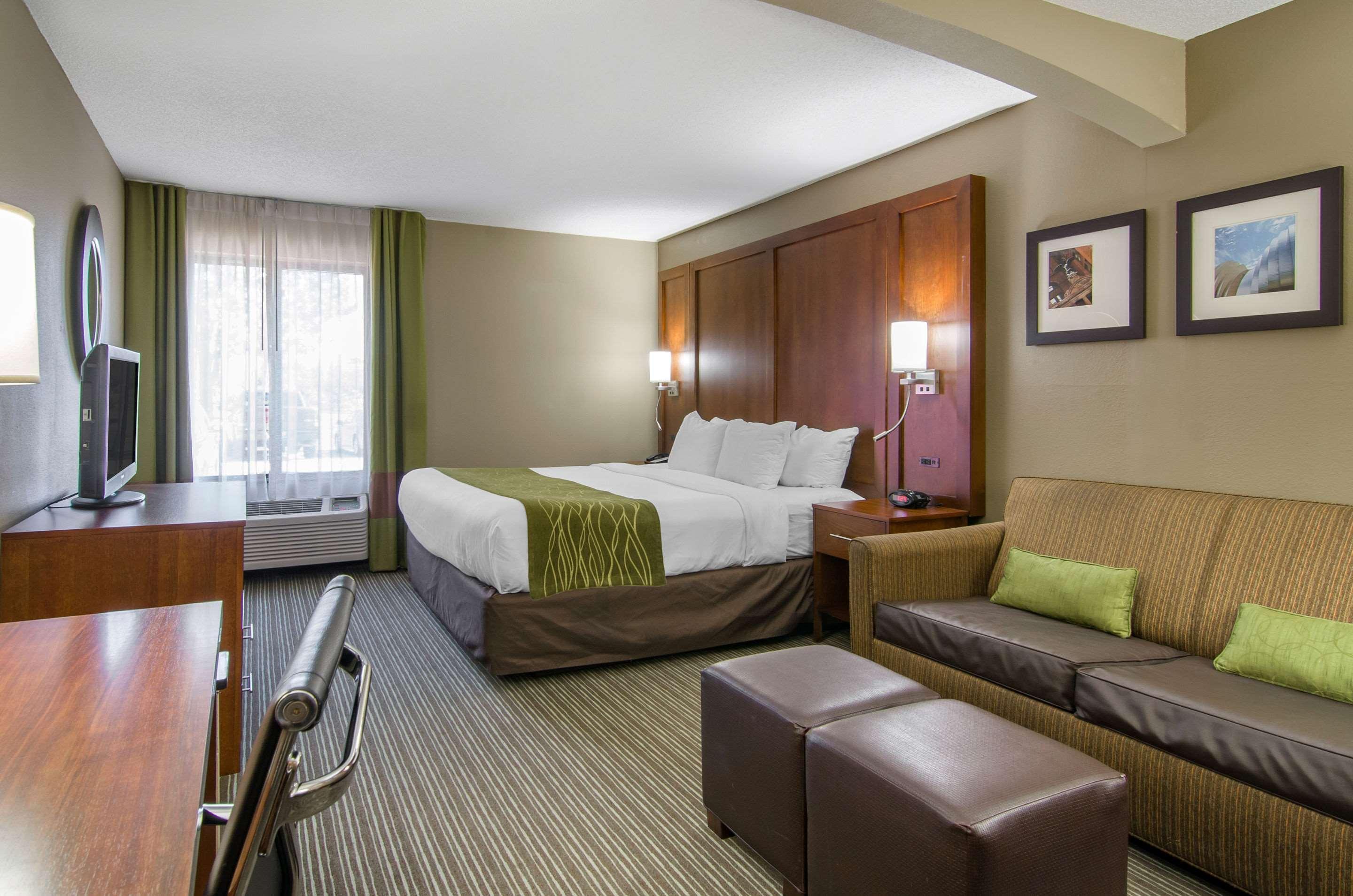 Comfort Inn & Suites Kansas City - Northeast Exterior foto